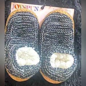 Confortable JoySpun Fuzzy Slippers Size(7 1/2) Women’s